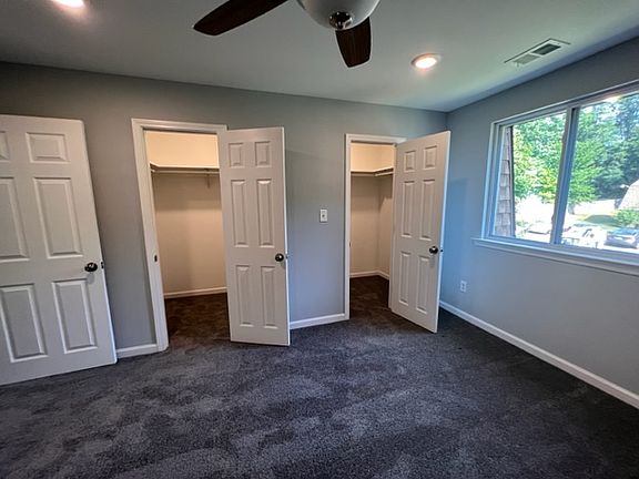 Bedroom - 2 walk in closets