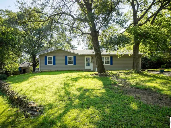 200 Salem Ave, Knob Noster, MO 65336
