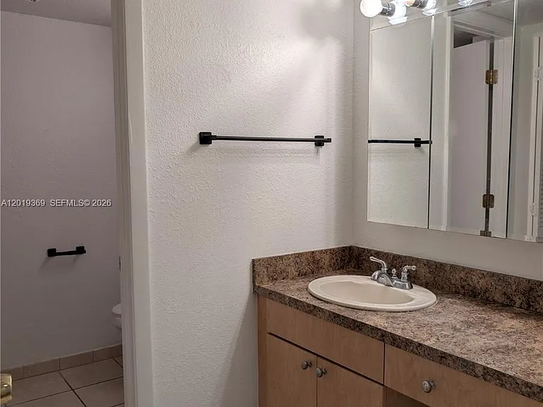 1900 Diana Dr #3E — Photo 38