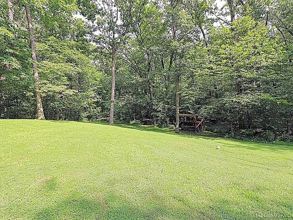 3rd image of 4423 Hickory Ln