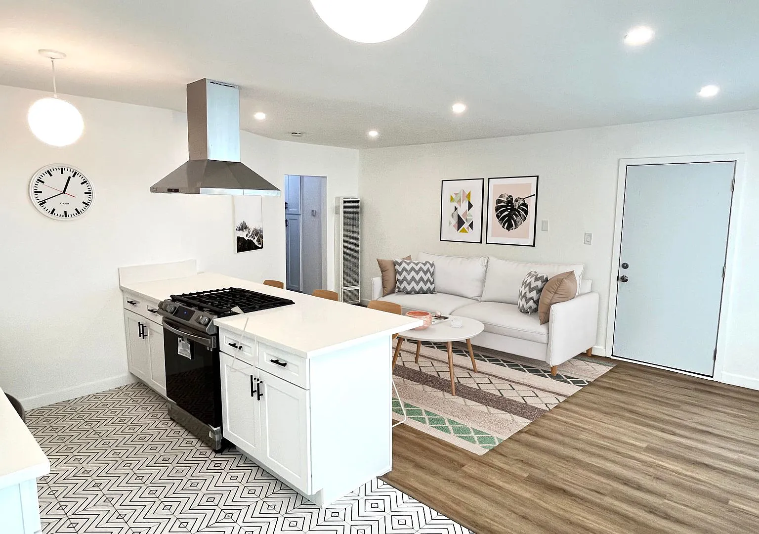 237 North Catalina — Photo 2
