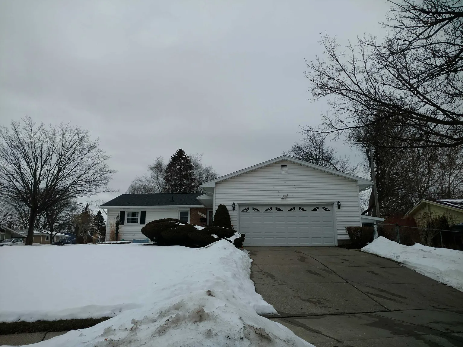 3018 Cooley Dr photo 1