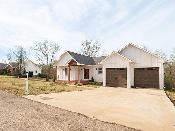 3rd image of 306 Timber Wolf Dr