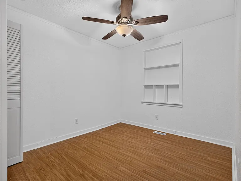 100 Hodges Manor Rd — Photo 8