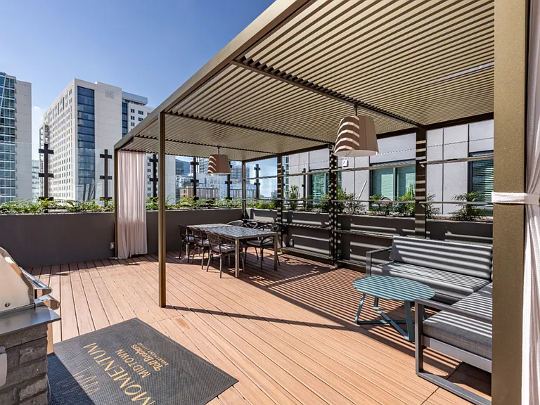 Momentum Midtown — Photo 30