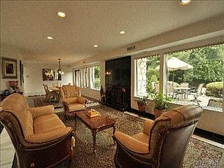 1st image of 25 Shorewood Dr
