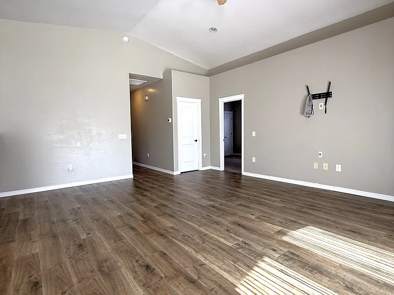 85 S Hillcrest Dr — Photo 10