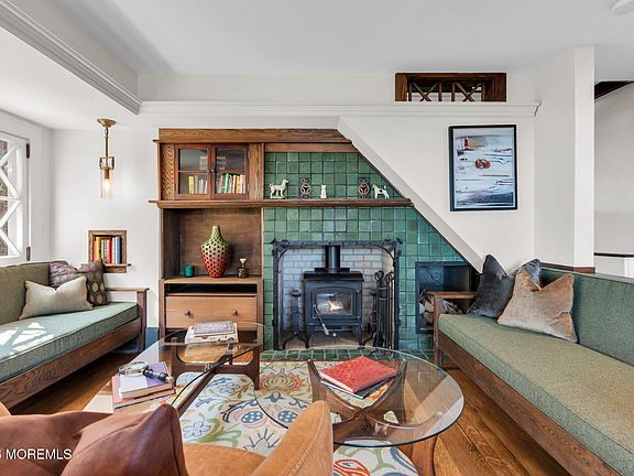 3rd image of 7 Hillside Road