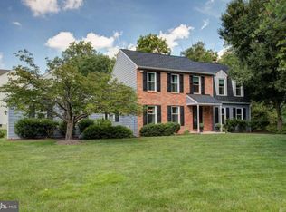 1102 Red Oak Dr, Garnet Valley, PA 19060