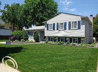 13125 Stratford Dr, Sterling Heights, MI 48313