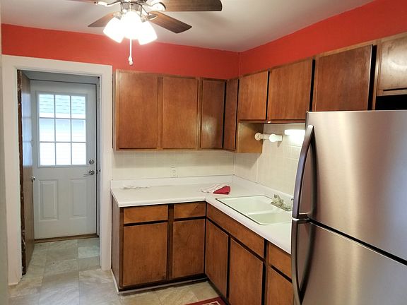 2nd image of 845 Ellwood Ave