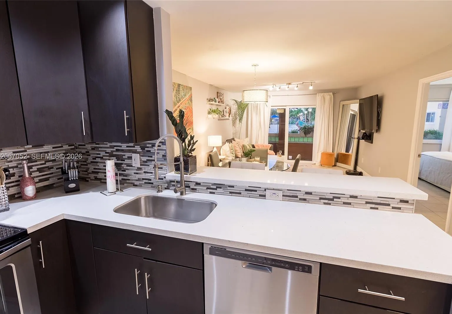 1 bed, 1.0 bath, 712 sqft, $2,000 — Photo 3