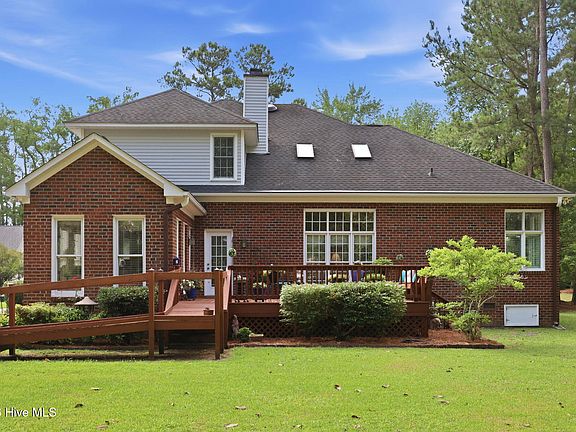 5th image of 402 Kempton Drive