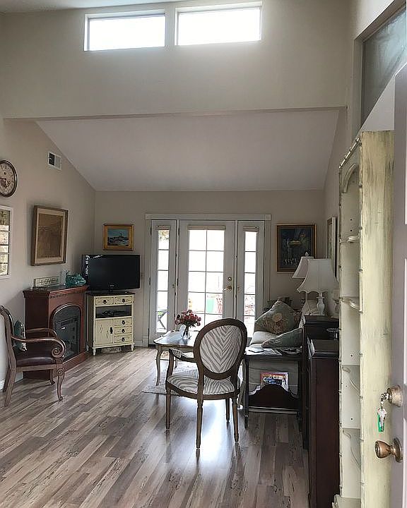 2nd image of 9180 Avonne Ave APT 1
