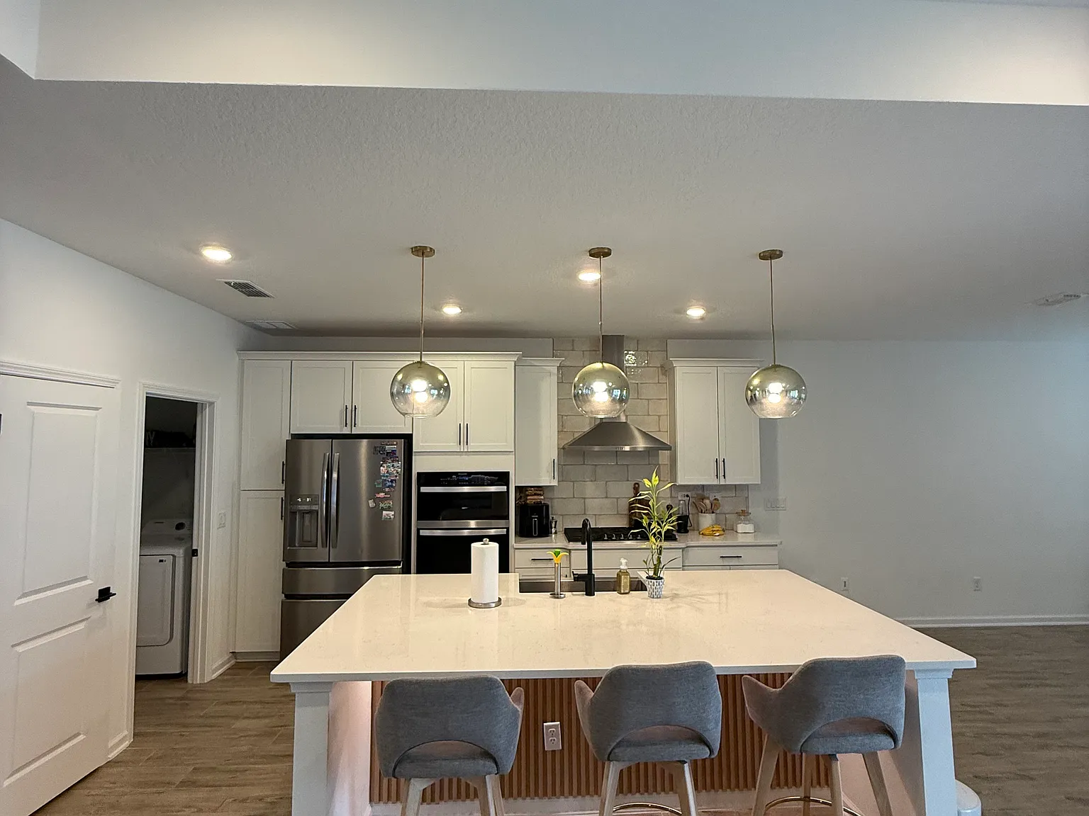 3 bed, 1708 sqft, $2,300 — Photo 3
