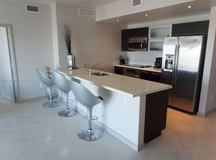 90 SW 3rd St APT 3505, Miami, FL 33130