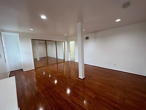 2nd image of 979 Capitol Ave
