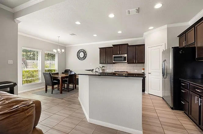 5804 Blackstone Dr — Photo 10