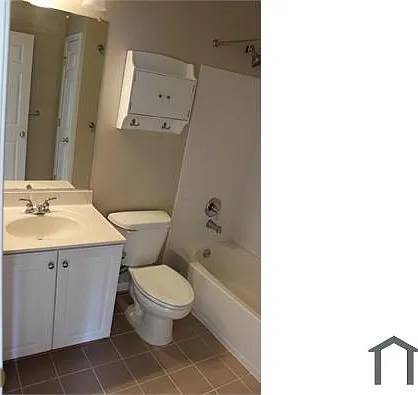 906 E Lombard St — Photo 20