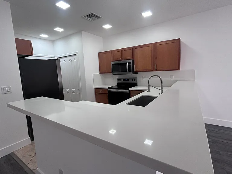 3904 Sabal Way — Photo 4