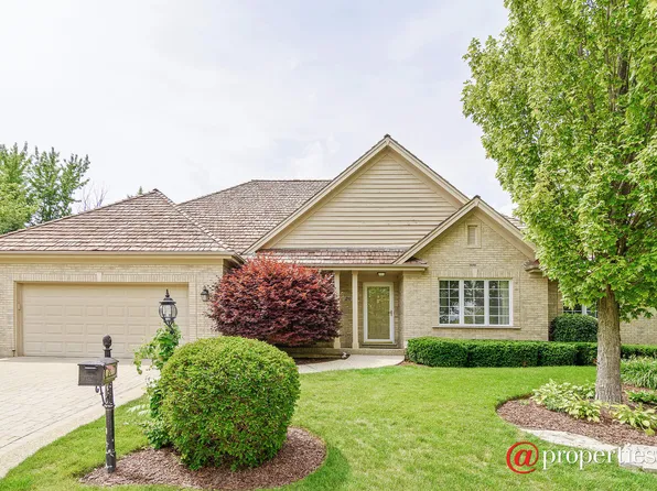 20 Loch Ln, Inverness, IL 60010