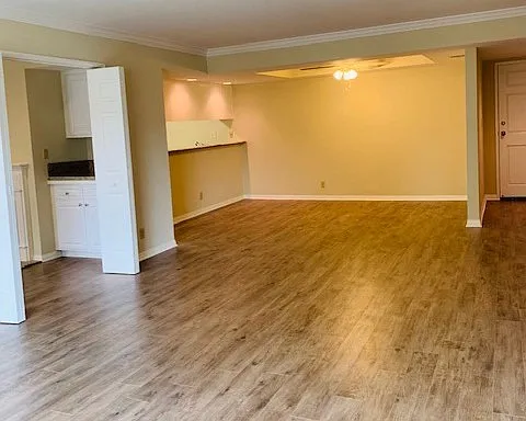 360 N Hollywood Way #206 — Photo 5