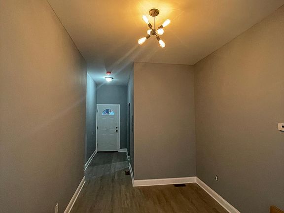 4th image of 24 N 17th St Floor 2
