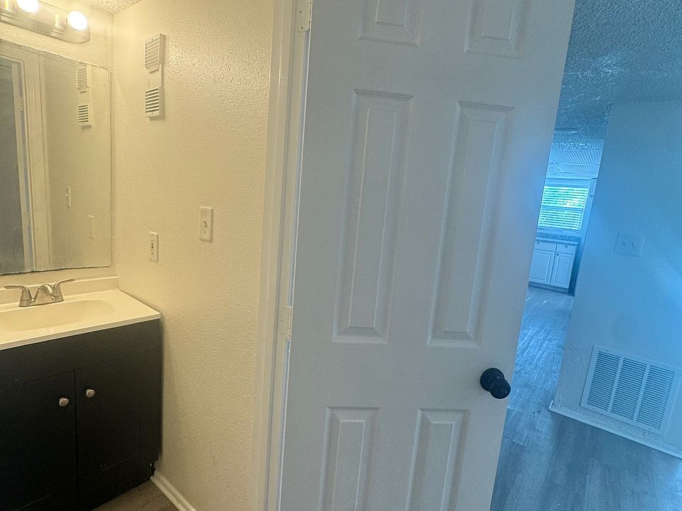 1st image of 5266 Tennis Court Cir