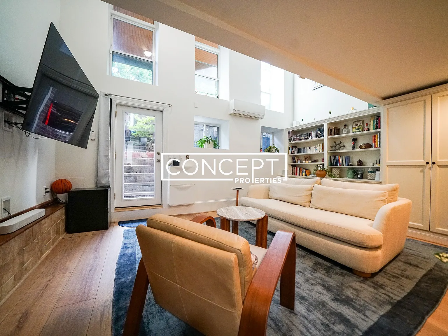 2 bed, 2.5 bath, 984 sqft, $5,400 — Photo 2