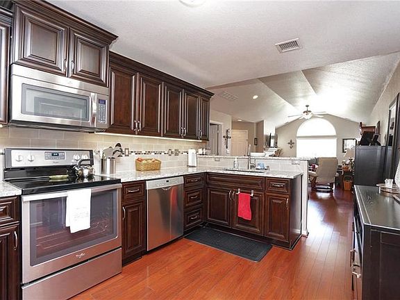 5th image of 6022 NE Kensington Ct #15-D