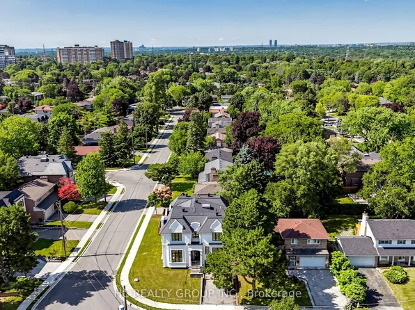 7 Knollview Cres, Toronto, ON M2K 2C9