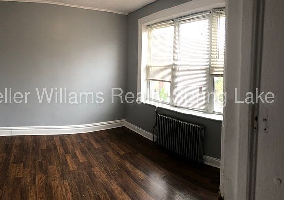 4th image of 197 Pine St #1