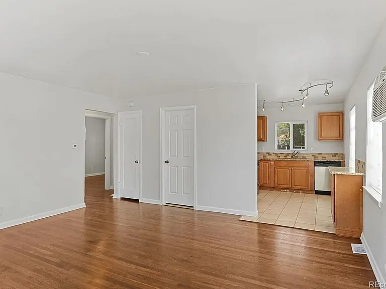 1390 Alton St — Photo 4