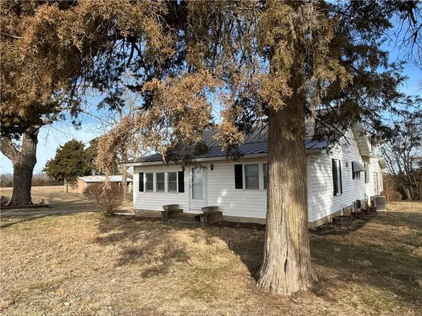 2569 Valley Rd, Fulton, KS 66738