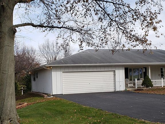 2nd image of 16 Scott Cir