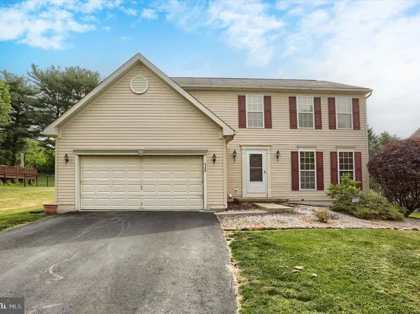 414 Flagstone Cir, Coatesville, PA 19320