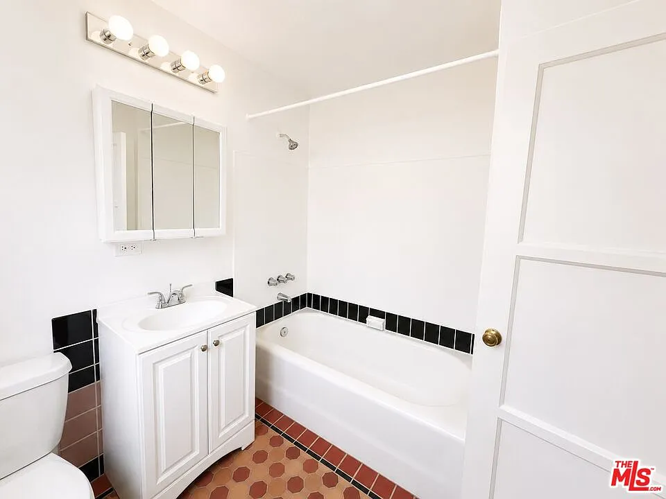 Studio, 1.0 bath, 500 sqft, $1,450 — Photo 2
