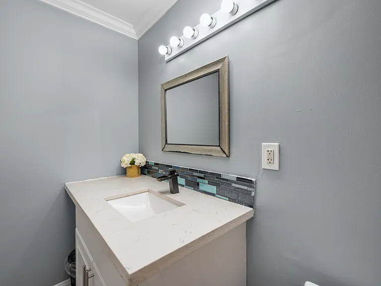 3611 Graustark St #7 — Photo 10