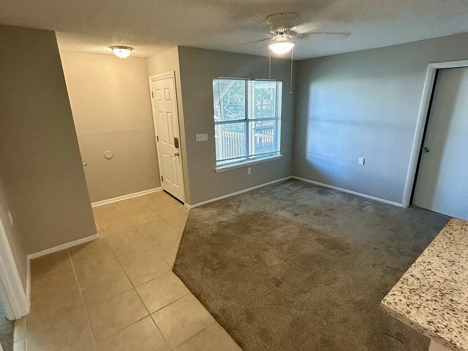 2 bed, 833 sqft, $1,595 — Photo 2