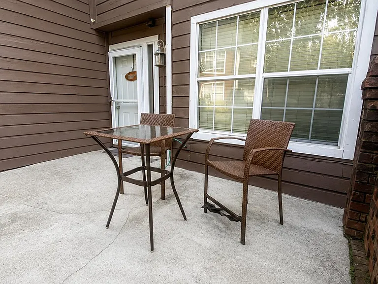 130 Luden Dr #D — Photo 4