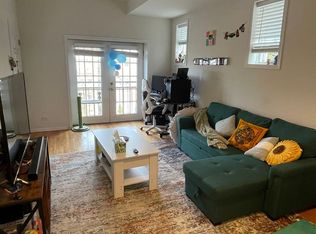1119 W Addison St, Chicago, IL 60613