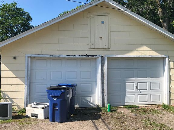 5th image of 129 27th Ave N