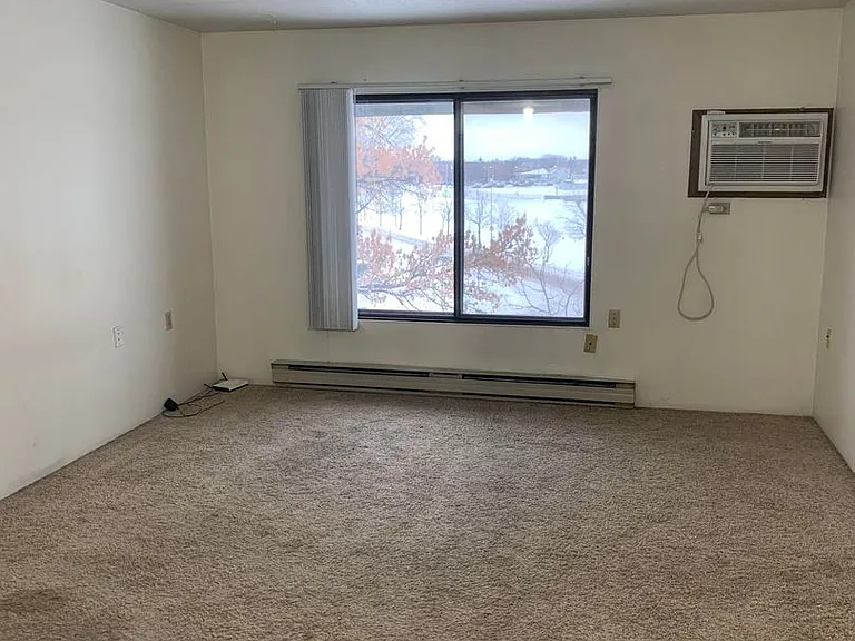 Park Place West Apartments — Photo 10