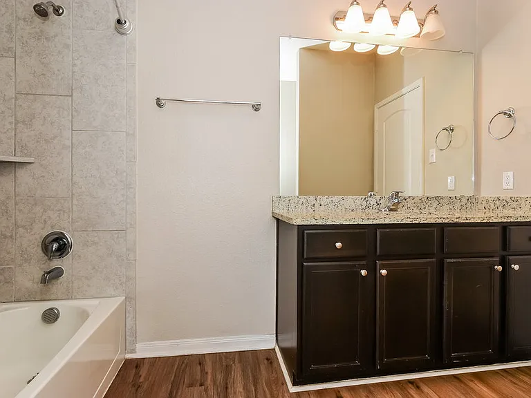 204 Aaron St — Photo 12