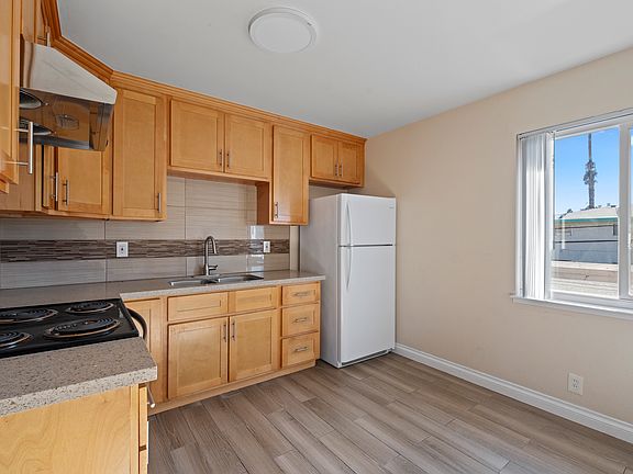 5th image of 3224 Cadillac Dr APT 9