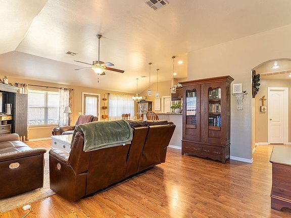 4th image of 211 Granite Wash