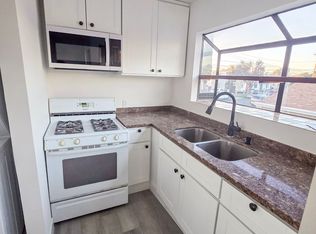 Eastwood Ave, Santa Ana, CA 92701