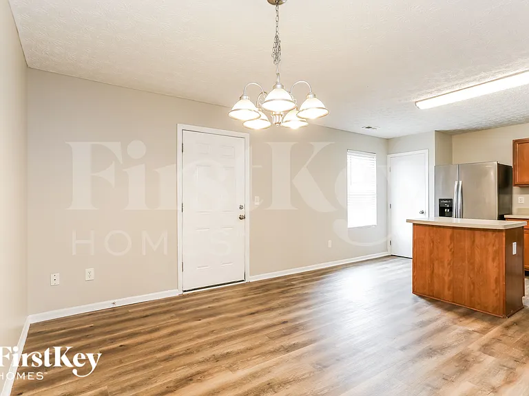 7399 Kenrich Dr — Photo 4