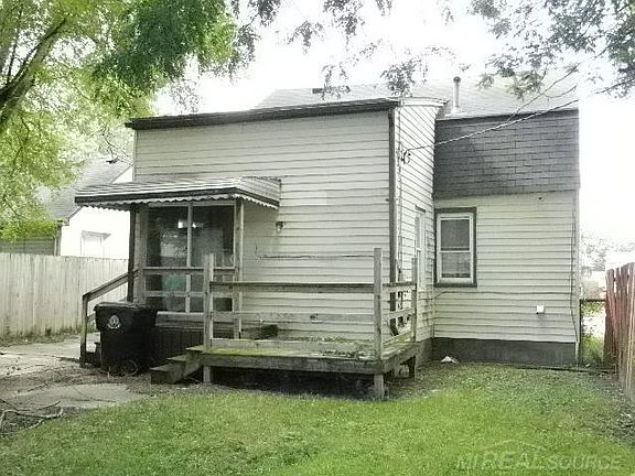 5th image of 28098 Maple St