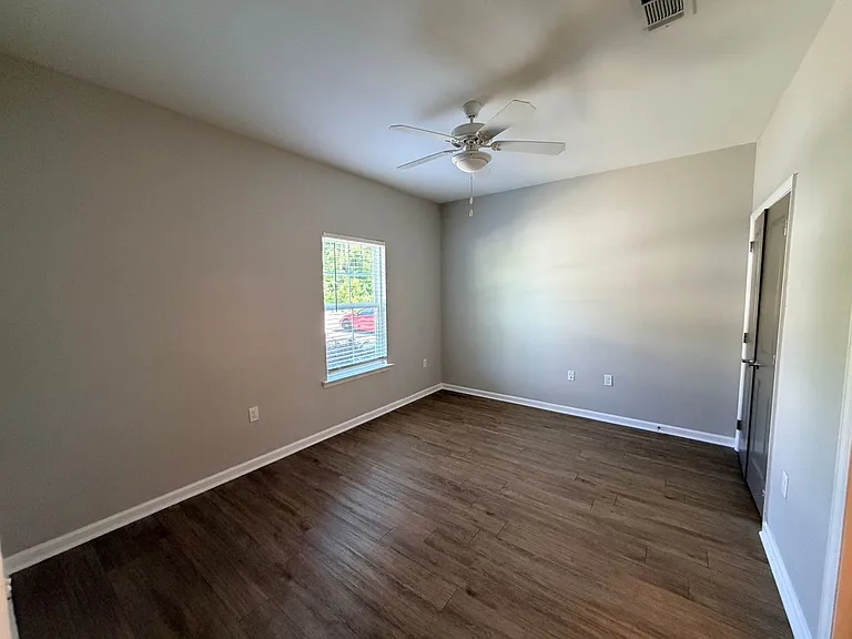 1023 W Gordon St #B3 — Photo 33